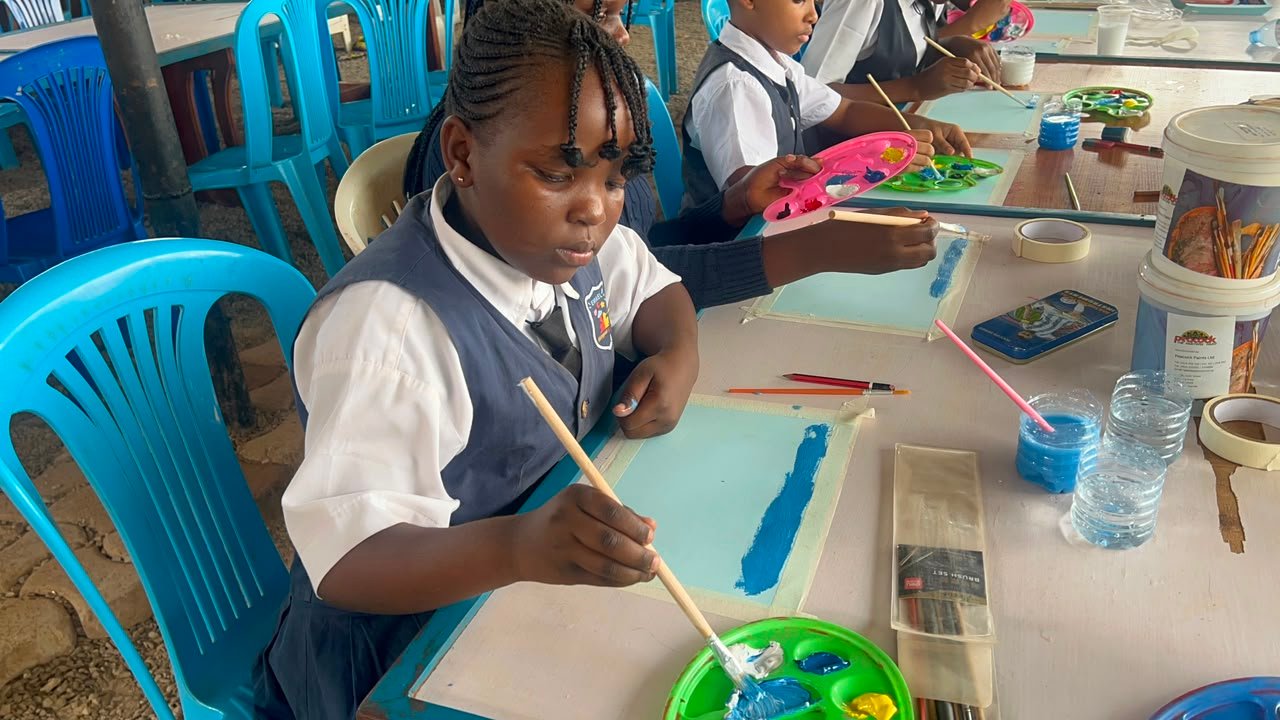 Activités éducatives et encadrement bilingue à EMAEL School